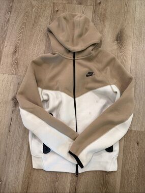 Nike Tech Jacket in Tan & White